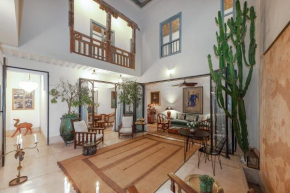 Гостиница Riad Le J  Марракеш